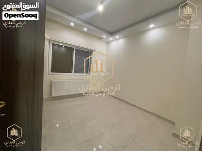 شقة / للايجار / ارضية مع حديقة / ديلوكس / 3نوم / ضاحية الرشيد 4