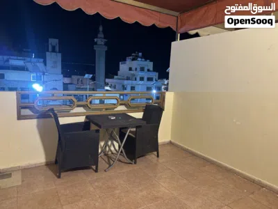 غرفة فندقية نظيفة على البحر وبجانب السوق، موقع ممتاز، مطاعم، موقف عام، بلكونات، انترنت، مكيفات. 4