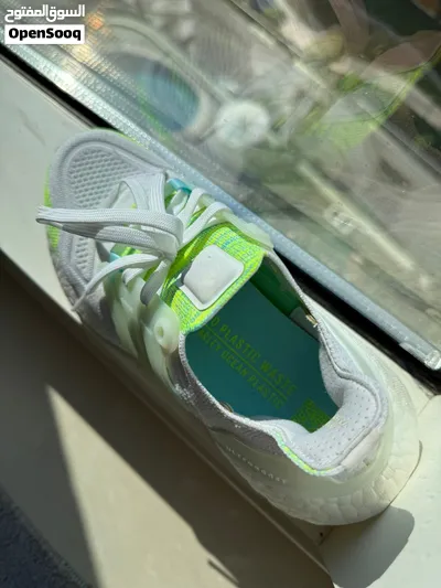 Adidas Ultraboost 22, Size 36 4