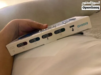 ساعه رقميه مكتبيه مع عدة مواصفات 2