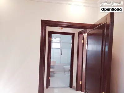 شقه للبيع في اربد الحي الجنوبي طابق ثالث فني ع 45الف مساحه 155متر 3