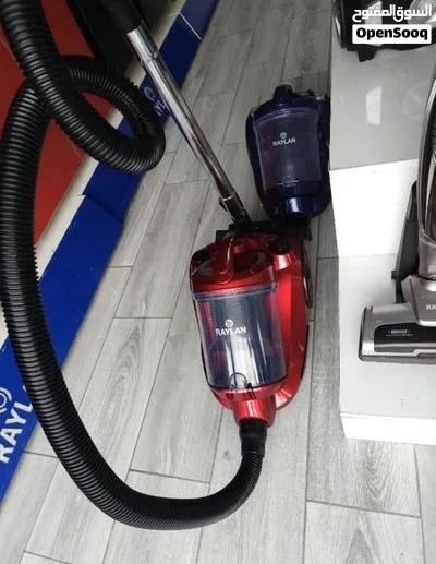 Aspirateur 1600W Marque Raylan Couleur Rouge 4