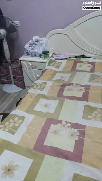 كنبتين كبار و كنبتين صغار غرفة نوم من غير التسريحه مه الفرش الضغط 3