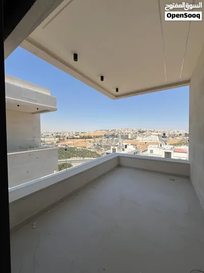 شقة طابق ثالث مع روف وترسات جانبيه في اجمل مناطق طريق المطار كوردور عبدون باطلاله مميزة 3
