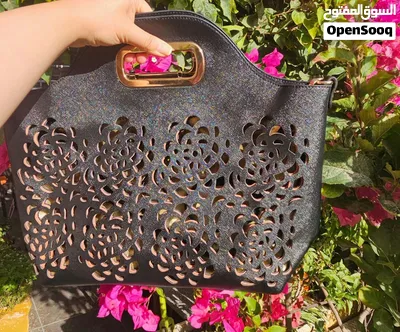 شنطة مايكل كورس Michael Kors سوداء مع ذهبي – First Copy 2