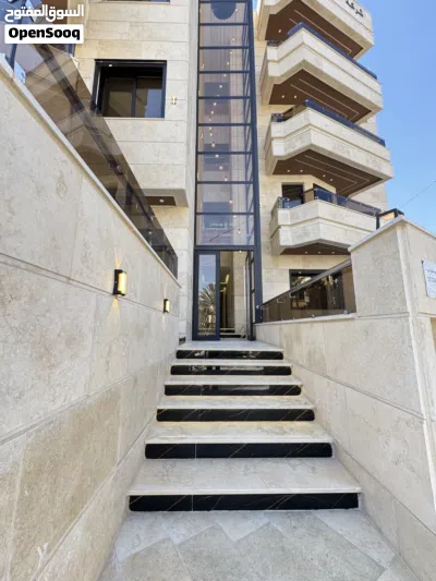 شقة طابق ثالث مع روف فاخرة جداً في البنيات طريق المطار 5 غرف نوم مساحة 450م2 من المالك مباشرة 4