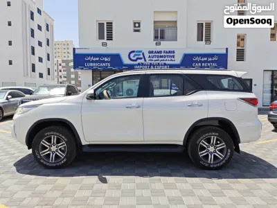 تويوتا فورتشنر 2020_ toyota fortuner 7مقاعد دفع رباعي – لون لؤلؤي إيجار يومي • أسبوعي • شهري 3