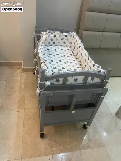 للبيع سرير مال اطفال استقدام بسيطه نظيف جدا جدا 4