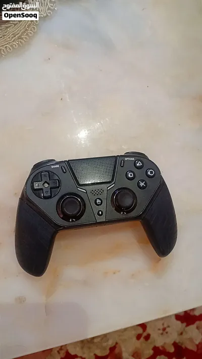 للبيع يدات PS4 بلايستيشن فور اصلي احترافي كوبي + الوصف مهم 2