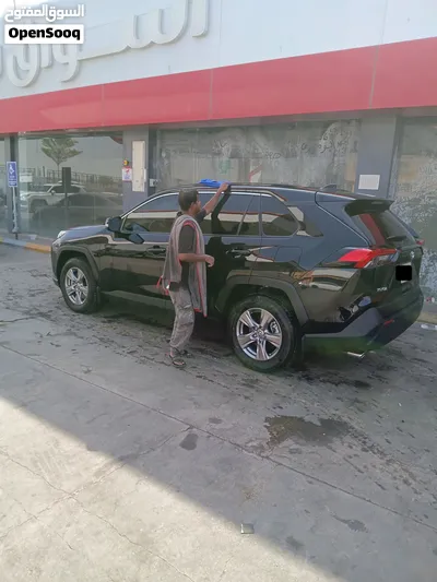 تويوتا راف فور خليجي بريمي 2025 نص فل مكينة 2500cc جديد بحالة الوكالة 3