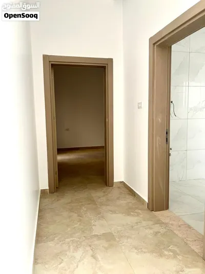 فيلا مشطبة من دورين وملحق خارجي .عين زارة السدرة 3