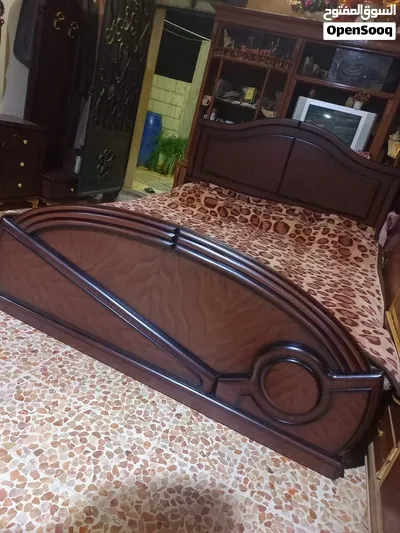 غرفة نوم شبه جديد 2