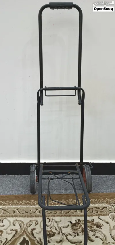 Portability: Folds flat for compact storage and easy transport. 4