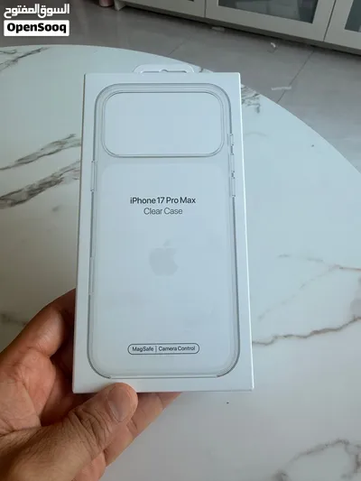 Original Apple iPhone 17 Pro Max clear case with MagSafe Charging 3