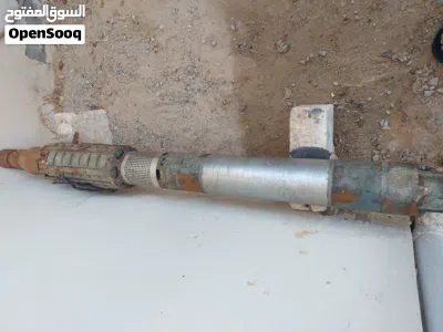 مضخة مياه قوتها 10 حصان كانت في بئر عمق 110 متر تشتغل على 380 V شغالة وامورها 10 2