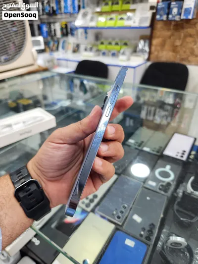 iPhone 13 pro max 256GB بحالة ممتازة بسعر مميز 2