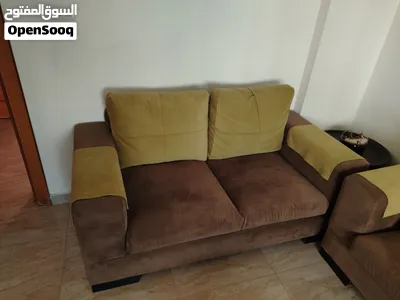 طقم كنب 7 مقاعد بحالة جيدة للبيع 2