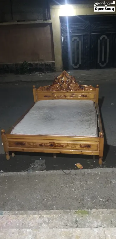 سرير نفرين سويدي خشب من الدرجه الاولى 190علي 160مع الفرش حقه والسعره هزوز ب 50,000 العرض لمده يومين 2