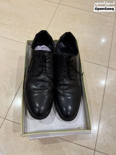 Black leather shoes for sale! I have total 2 ! 43 Size one is a little use one of them new pl 4