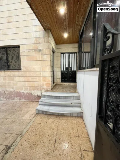 عقار استثماري فريد: شقة طابقية مجددة بالكامل موقع مميز مساحة واسعة والسعر فرصة لا تعوض،،،، 2