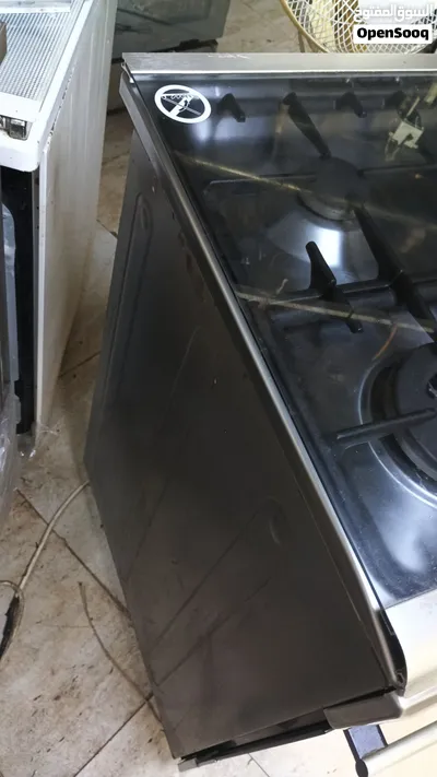 this second hand oven is very good working properly everything alao 3