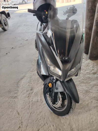 سكوتر كيمكو اكس تاون 250cc 2