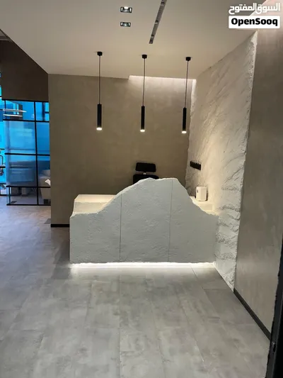 مكتب مجهز ومفروش بالكامل للتنازل – الدانة، أبوظبي Fully Fitted & Furnished Office for Takeover – 4