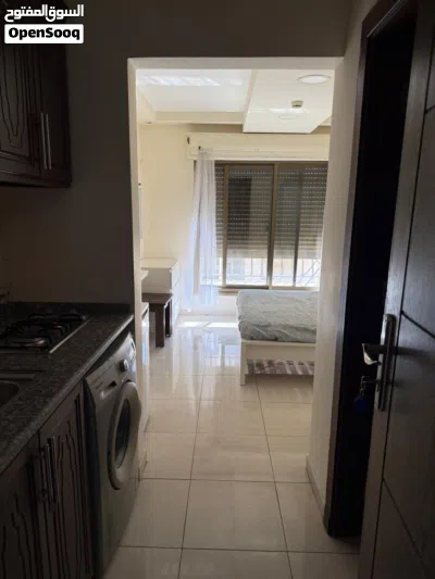 استوديو ديلوكس مع برندة في منطصفة الشميساني - Deluxe studio with a balcony in the middle of Shmeisa 4
