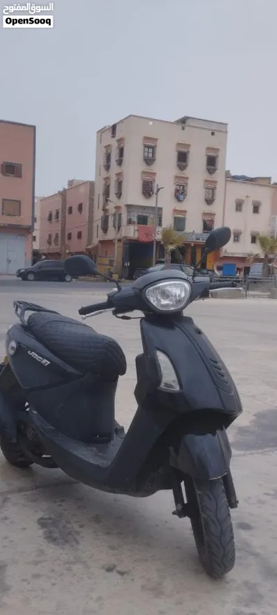 سكوتر بحال جيدة للبيع بمدينة الداخلة 2