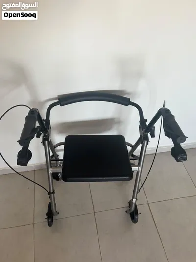 Déambulateur 4 roues avec siège 2