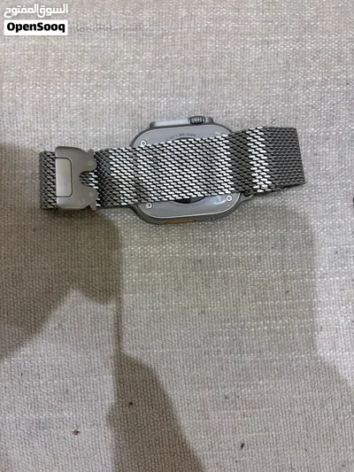 Apple Watch Ultra 3 natural titanium with Milanese loop 3