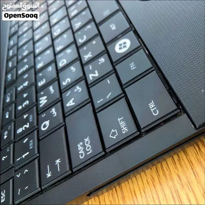 لابتوب توشيبا بحالة الوكاله نظيف جدا خالي من الخدوش والكسور لون اسود لامع ساحنه بالكرتونه 3