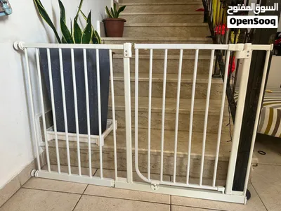 Juniors Auto Swing Closed Safety Gate for babies toddlers and pets 2