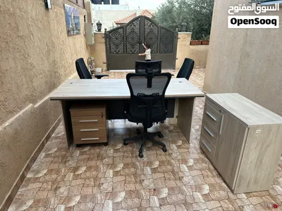 مكتب مدير للبيع 4