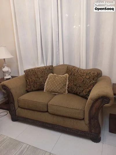 طقم كنب كلاسيكي امريكي مستورد ارضيه زنبركات 7 مقاعد بوضع ممتاز 3