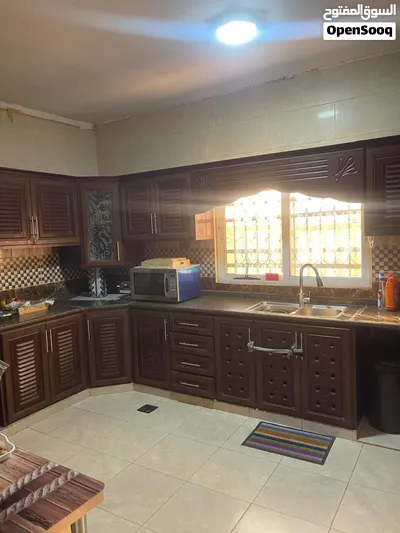 بيت مستقل للبيع محافظة المفرق ا لغدير الاخظر للبيع للتواصل 0776752بالقرب من مطعم روابي ومن المستشفى 2