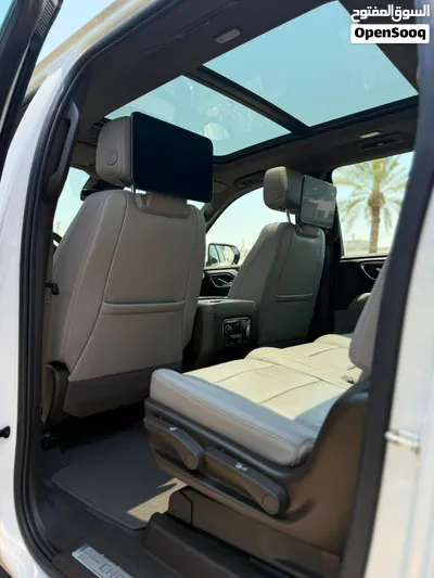 Chevrolet suburban 2023 model Lt gcc spec 51323 km warranty service 2