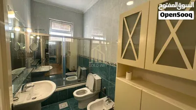 في موقع مميز في ضاحية الرشيد شقة طابق ثاني 187م بتشطيبات راقيه/ ref 9969 3