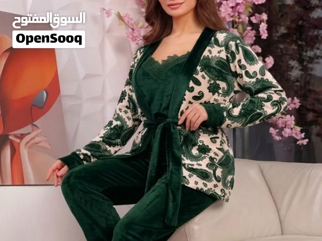 فيولا - Viola       الخامه قطيفه  الكود 77 السعر 695  المقاس وان سايز من 50 ل 85