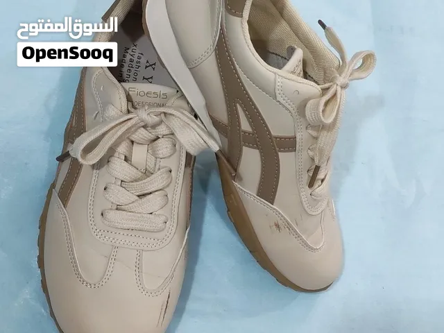 بوط نسائي مستعمل حط سعر وخذه