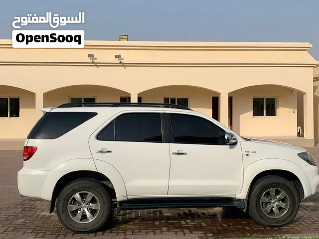Toyota fortuner v6