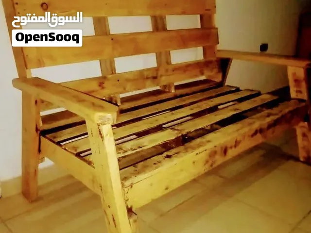 مقاعد خشبية للبيوت والحدائق