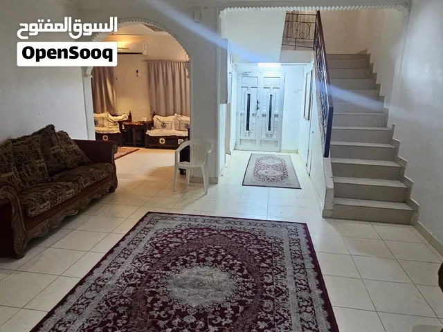 للبيع بيت زاويه في قلالي