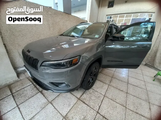 جيب شيروكي 2023 لوكس فول مواصفات بانوراما  رقم بغداد