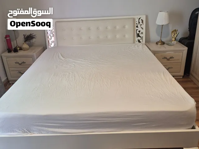 سرير من هوم سنتر لون ابيض كنج سايز 180 ×210 سم
