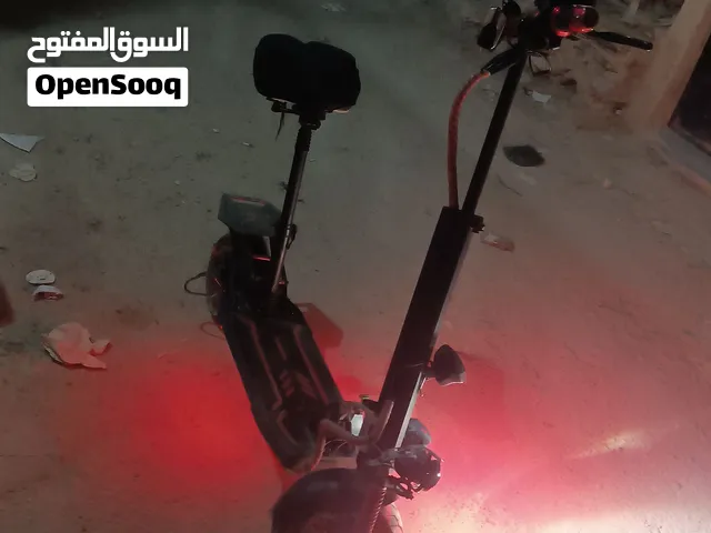 سكوتر شبه جديد للبيع