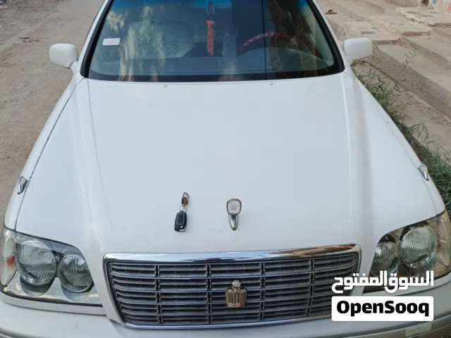 تيوتا كراون ملكه