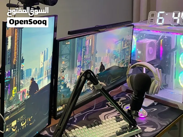 Pc للبيع بكل ملحقاته