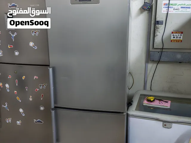 LG bottom freezer for sale Very good condition working good best performance free home delivery