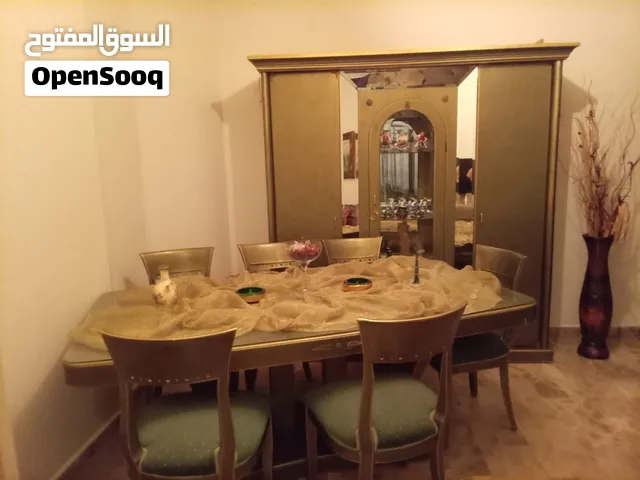 طاولة سفرة + فيترين